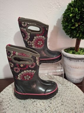 Girls' Floral Bogs Rain Boots - Pink & Gray Size 9.